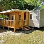Camping 4 étoiles - Piscine - Eebifg *