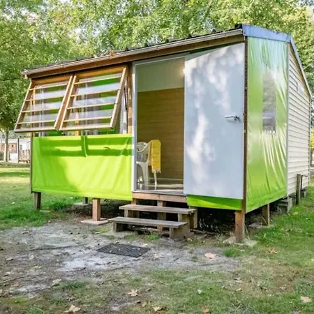 Campsite 4 Etoiles - Piscine - Eebife