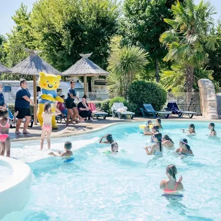 Camping 4 étoiles - Piscine - Eebifg Parentis-en-Born