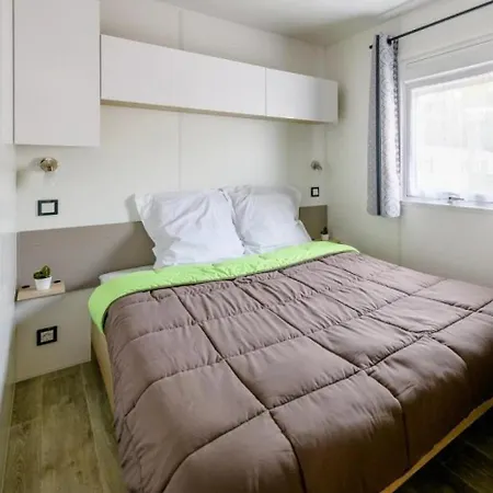 4 étoiles - Piscine - Eebifg *