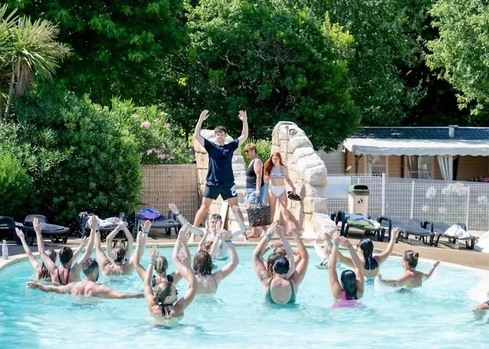 Zecamping 4 Etoiles Avec Piscine Couverte - Proche Biscarrosse